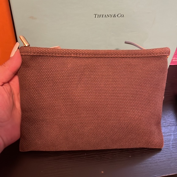 Louis Vuitton Antigua pouch - Picture 5 of 13